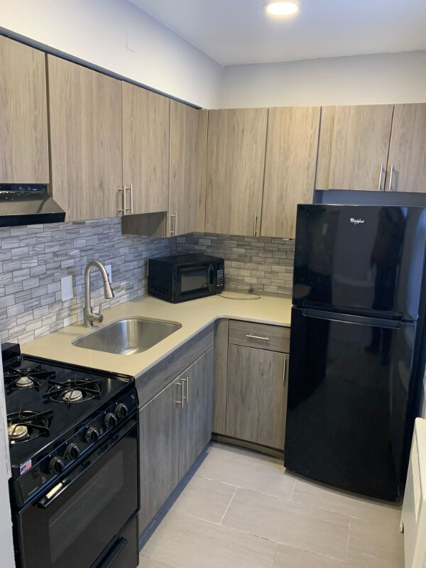 6644 N 8th St, Unit 2 in Philadelphia, PA - Foto de edificio - Building Photo