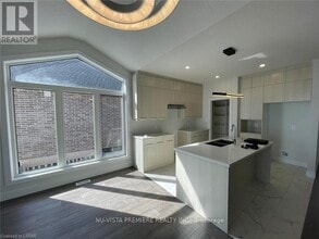 320 Stathis Blvd in Sarnia, ON - Building Photo - Building Photo