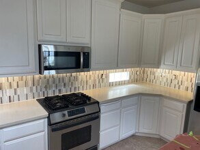 527 Stoneridge Dr in San Luis Obispo, CA - Building Photo - Building Photo