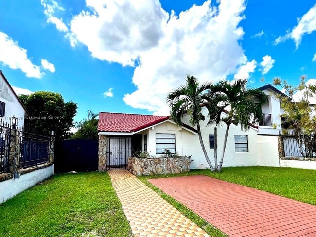property at 902 SW 126th Ave