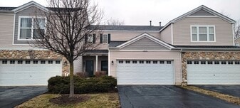 4012 Blackstone Dr in Aurora, IL - Building Photo