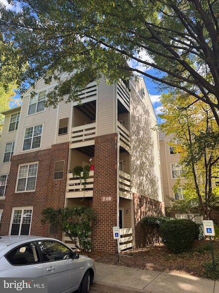 property at 240 S Reynolds St