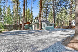 1094 Johnson Blvd in South Lake Tahoe, CA - Building Photo - Building Photo