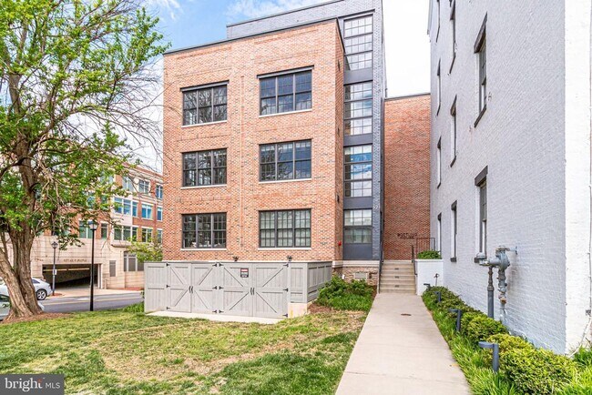 521 N Washington St in Alexandria, VA - Building Photo - Building Photo