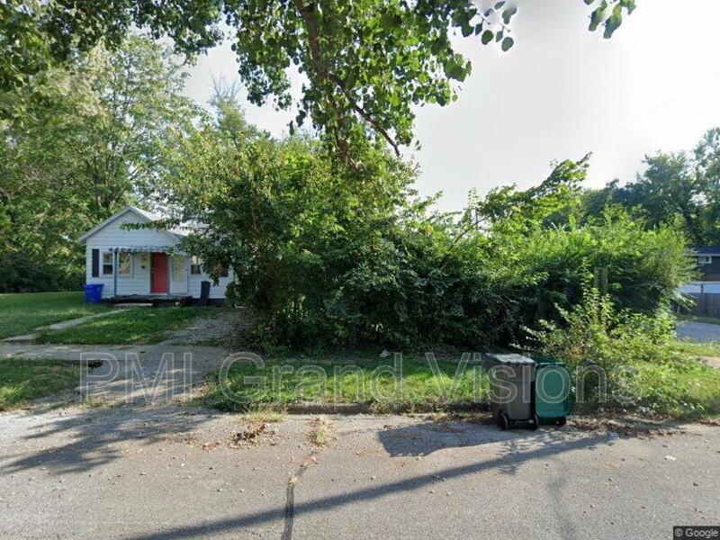 1057 W Howard St in Decatur, IL - Building Photo