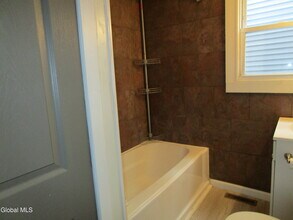1303 8th Ave in Watervliet, NY - Building Photo - Building Photo