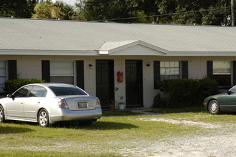 619 Robin Rd in Lakeland, FL - Foto de edificio - Building Photo