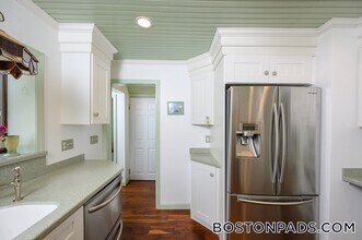 62 Lawn Ave, Unit 1 in Quincy, MA - Foto de edificio - Building Photo