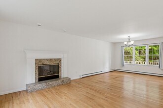 345 Cemetery Rd in East Marion, NY - Building Photo - Building Photo