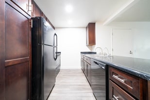 311 Weston Cir in Vista, CA - Building Photo