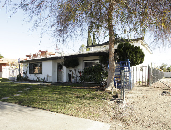 616 Abbey Ln in Pomona, CA - Building Photo - Building Photo