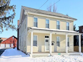 221 Main St, Unit 2nd Fl in Landisville, PA - Building Photo