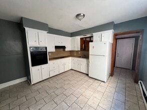 28 Dexter St in Trenton, NJ - Building Photo - Building Photo