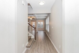 7528 Stone Creek Path in Stonecrest, GA - Foto de edificio - Building Photo