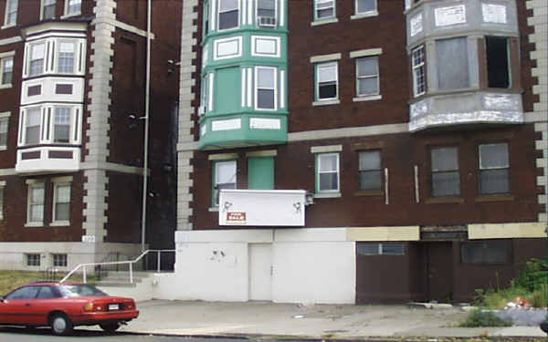 4724 Chestnut St in Philadelphia, PA - Building Photo