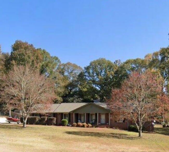 property at 650 Azalea Dr