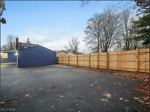 252 Shields Rd in Youngstown, OH - Foto de edificio - Building Photo