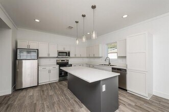 3733 Vineyard Dr in Dallas, TX - Building Photo - Building Photo