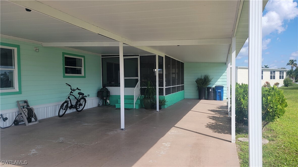 4704 Pago Pago Ln in Bonita Springs, FL - Building Photo