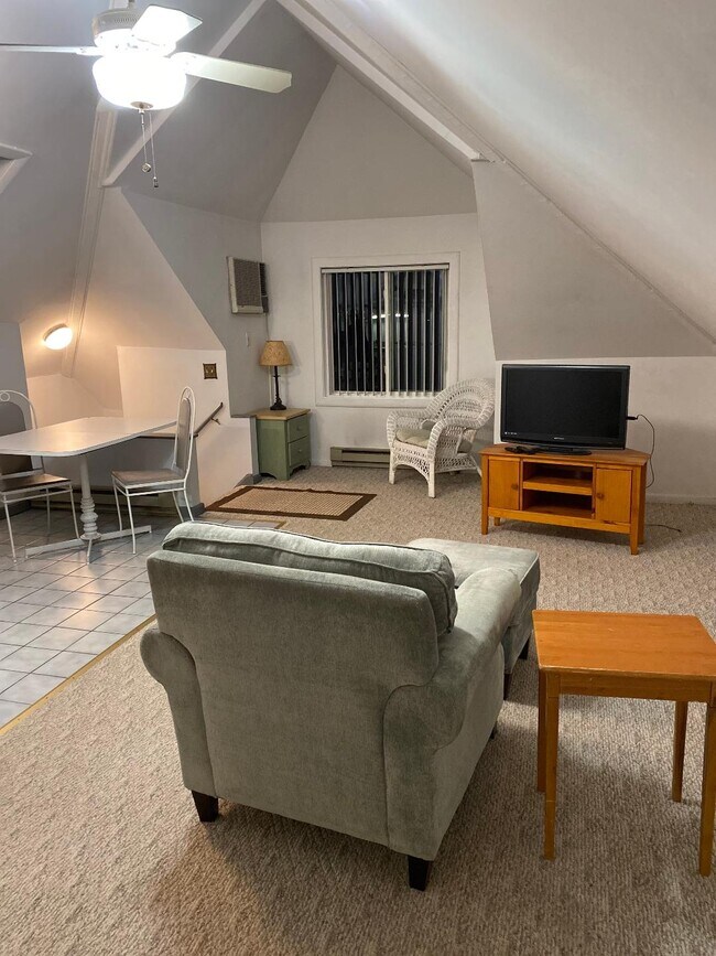 4 Raymond St Rentals in Stratford, CT