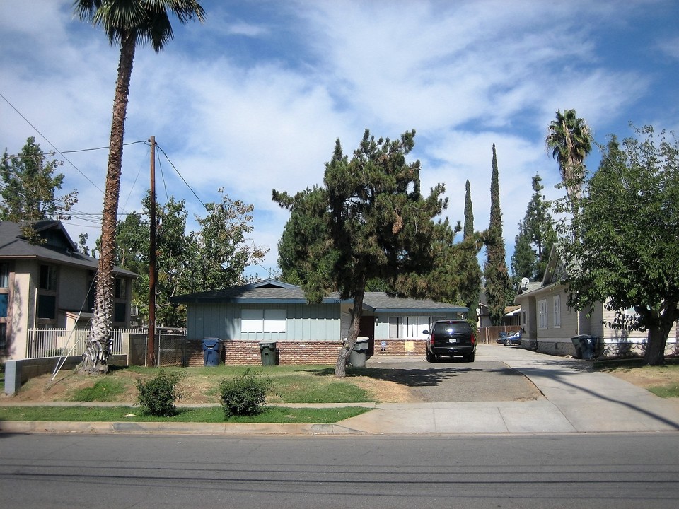 1209 E Central Ave in Redlands, CA - Building Photo