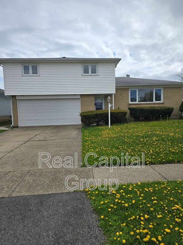 property at 33 Panama Ln