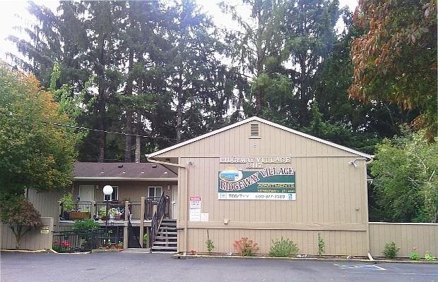Ridgeway Village in Reedsport, OR - Foto de edificio - Building Photo