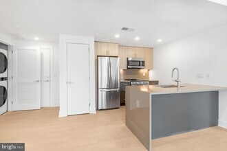 2000 Dreer St in Philadelphia, PA - Building Photo - Building Photo