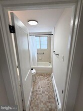 7092 Forrest Ave in Philadelphia, PA - Building Photo - Building Photo