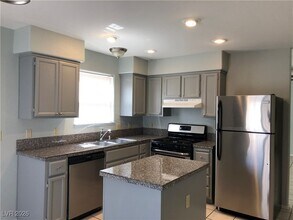 8044 Celestial Ave in Las Vegas, NV - Building Photo - Building Photo