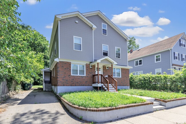 160 Clover St in Stratford, CT - Building Photo - Building Photo
