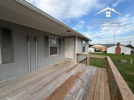 541 Collier Ln in Fulton, MO - Building Photo