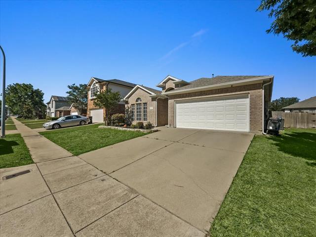 5937 Big Flat Dr in Fort Worth, TX - Building Photo