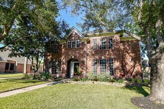20310 Silverwood Trail in Cypress, TX - Foto de edificio - Building Photo