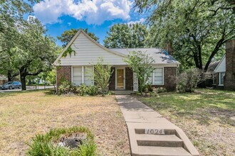 1024 Bonnie Brae Ave in Fort Worth, TX - Building Photo - Building Photo