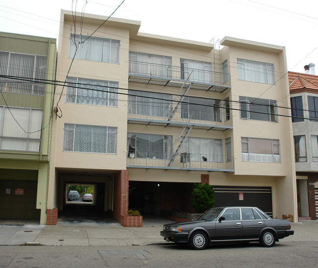 560 26th Ave in San Francisco, CA - Building Photo - Building Photo