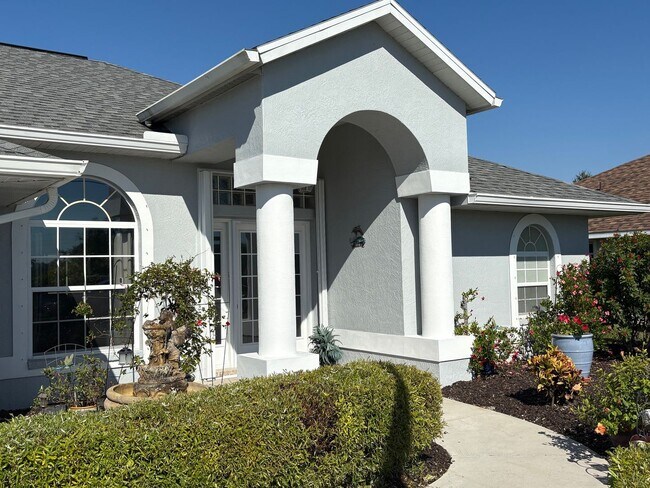 property at 565 Boundary Blvd