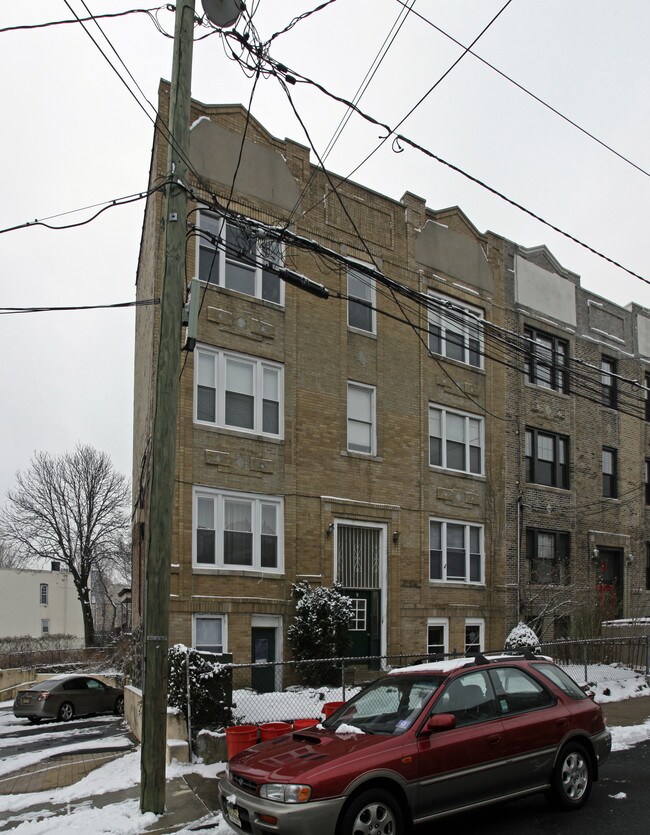 9 Oak St in Weehawken, NJ - Building Photo - Building Photo