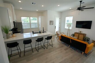 8703 Wileyvale Rd in Houston, TX - Building Photo - Building Photo