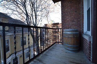 28 Quint Ave in Boston, MA - Building Photo