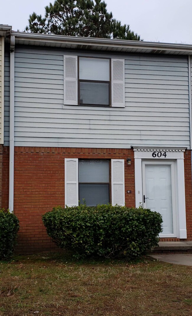 property at 604 N 13th St
