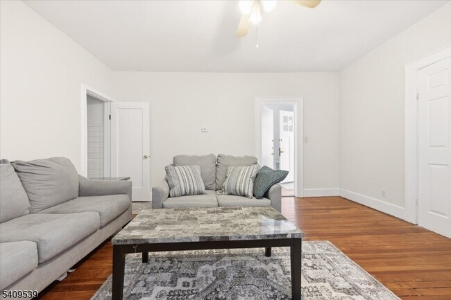 57 Menzel Ave in Maplewood, NJ - Building Photo - Building Photo