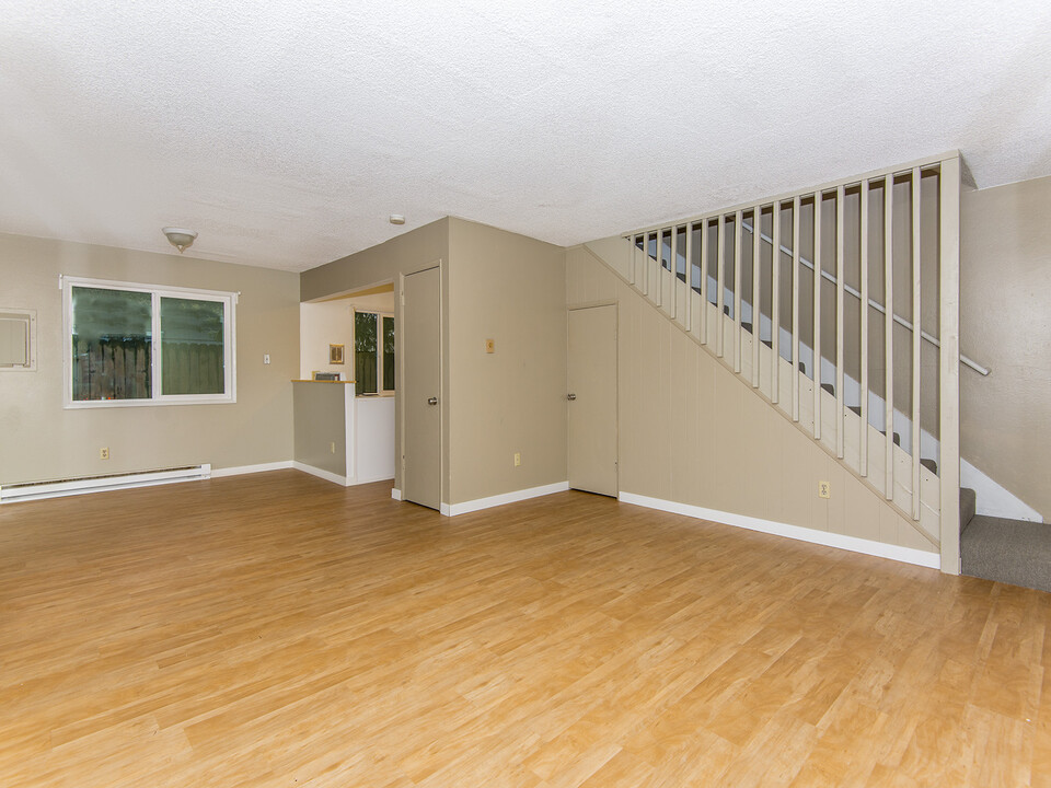 9228 North Saint Louis Avenue in Portland, OR - Building Photo