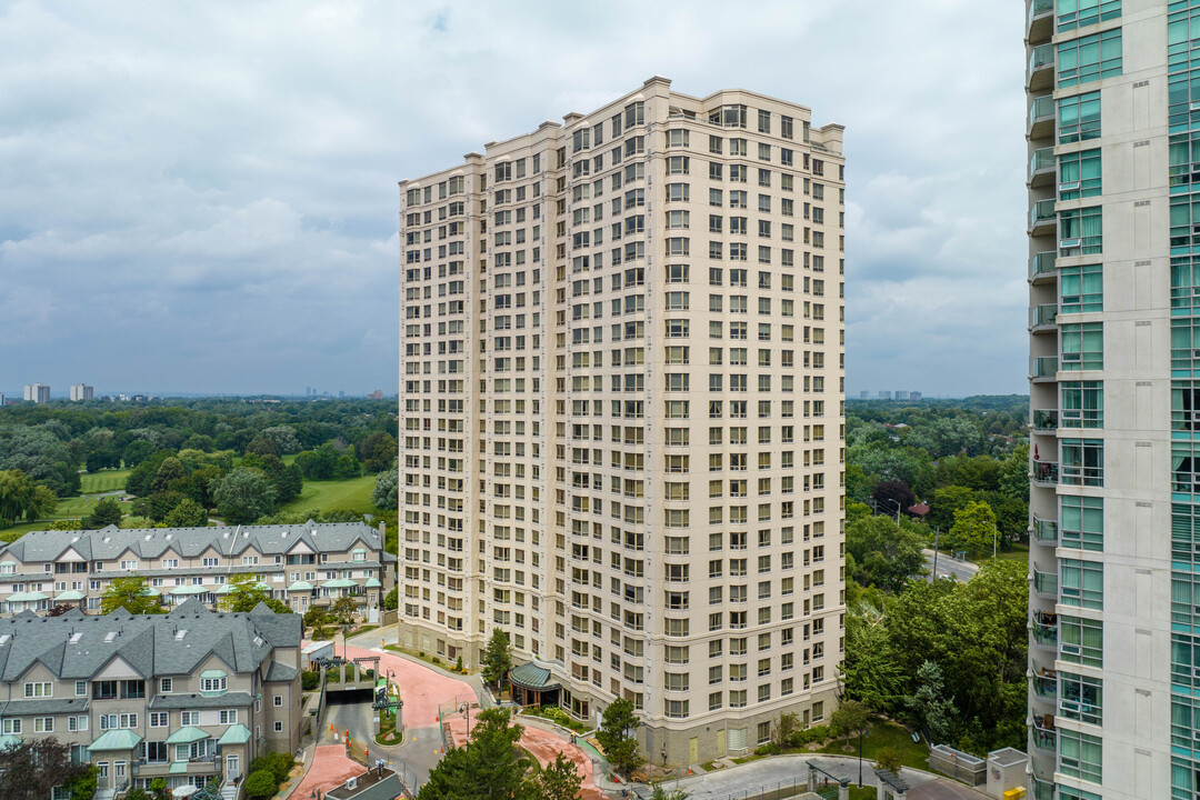 Tam O'Shanter Highlands in Toronto, ON - Building Photo