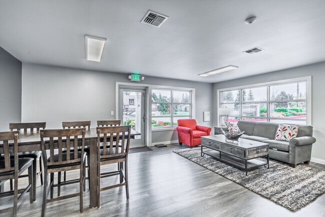 Avaire Apartments in Everett, WA - Building Photo - Building Photo