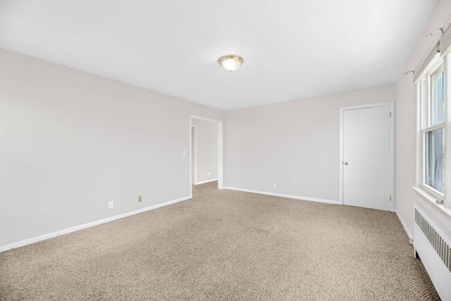 120 Woodside Ave in Harrison, NY - Foto de edificio - Building Photo