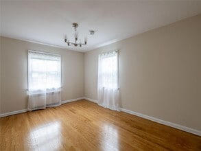 7 Jackson St in Port Washington, NY - Building Photo - Building Photo