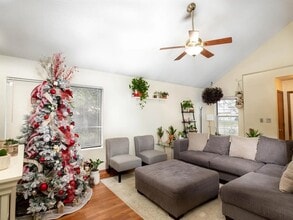 2120 Brittany Ct in Glendale Heights, IL - Building Photo - Building Photo