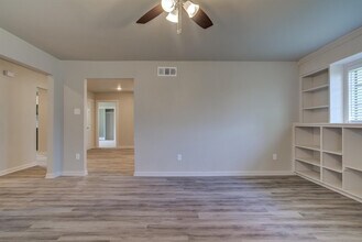 3211 37th St in Lubbock, TX - Building Photo - Building Photo