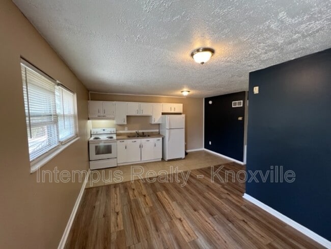 328 Dahlia Dr in Knoxville, TN - Building Photo - Building Photo